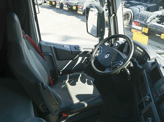 Vehicle image 4 / 5