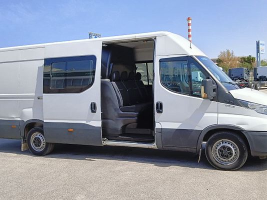 Vehicle image 7 / 7