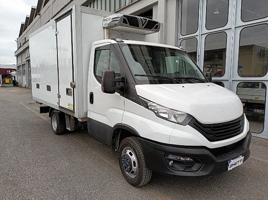 Vehicle image 1 / 5