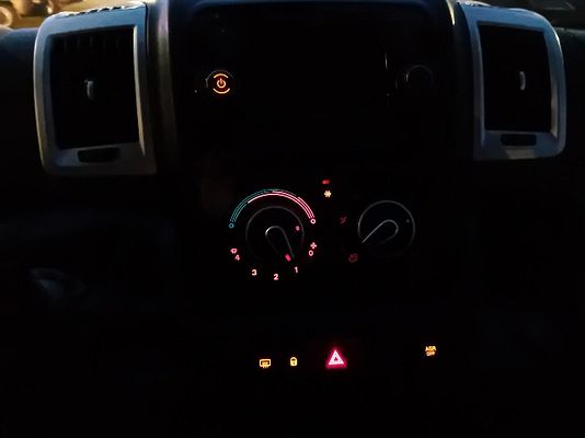 Vehicle image 11 / 14