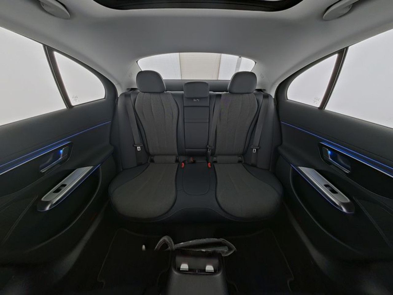 Mercedes-Benz E-Klasse – Bild 9