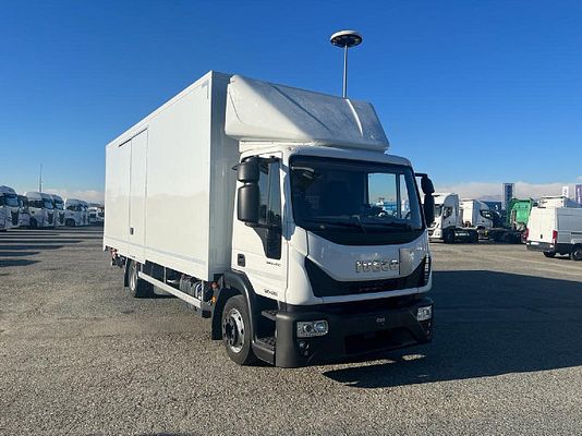 Vehicle image 1 / 13