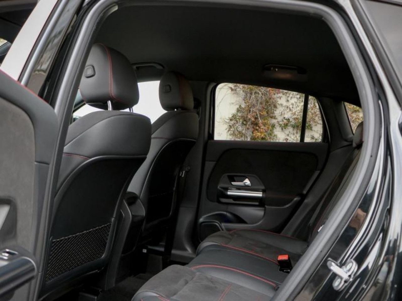 Photo du v&eacute;hicule 16 / 18