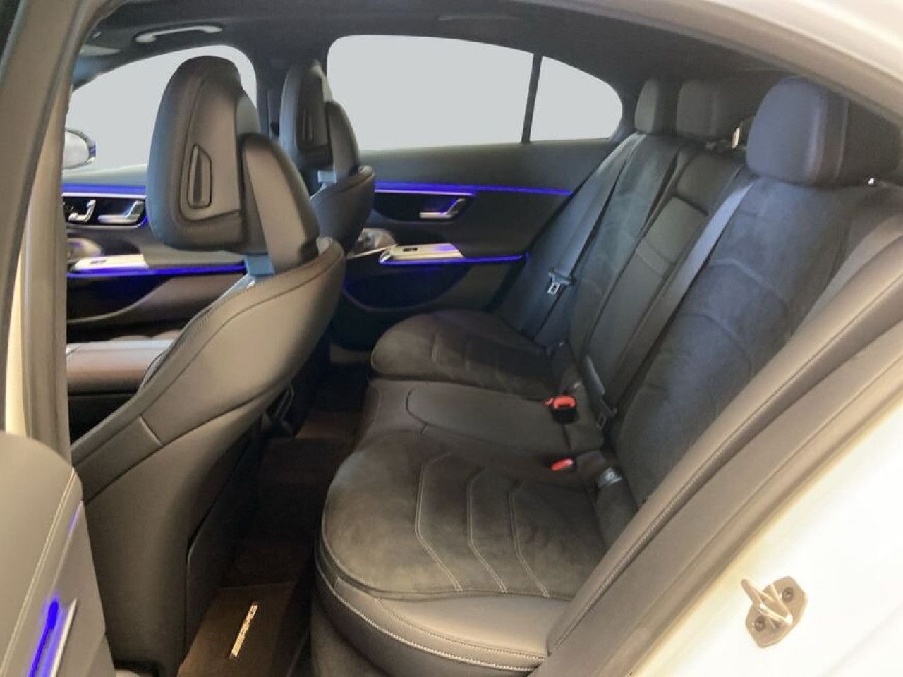 Mercedes-Benz E-Klasse – Bild 11