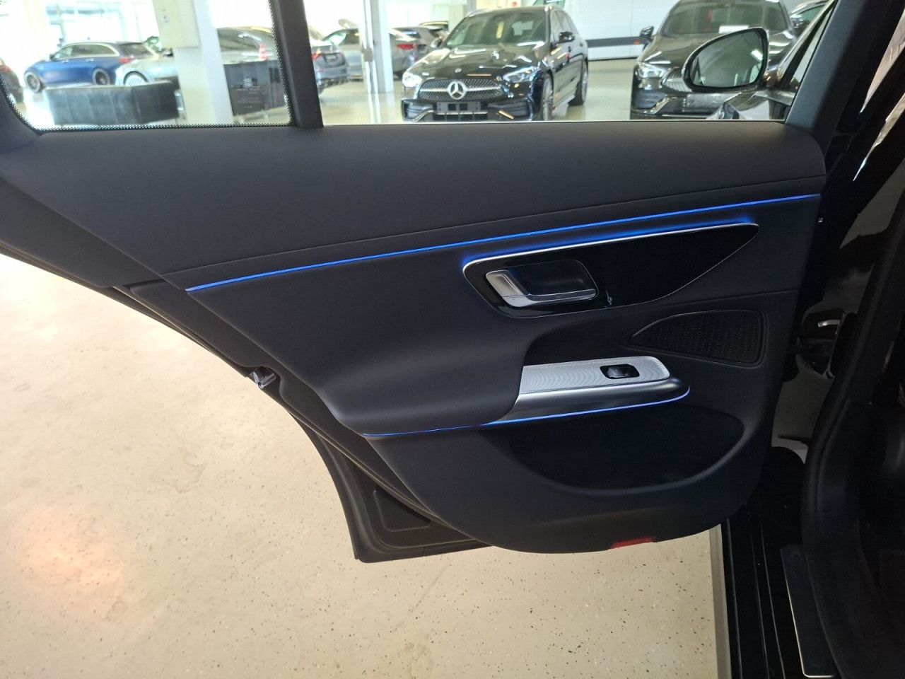 Mercedes-Benz E-Klasse – Bild 13