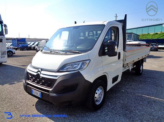 Vehicle image 3 / 14