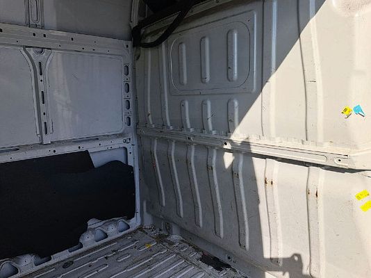 Vehicle image 6 / 15