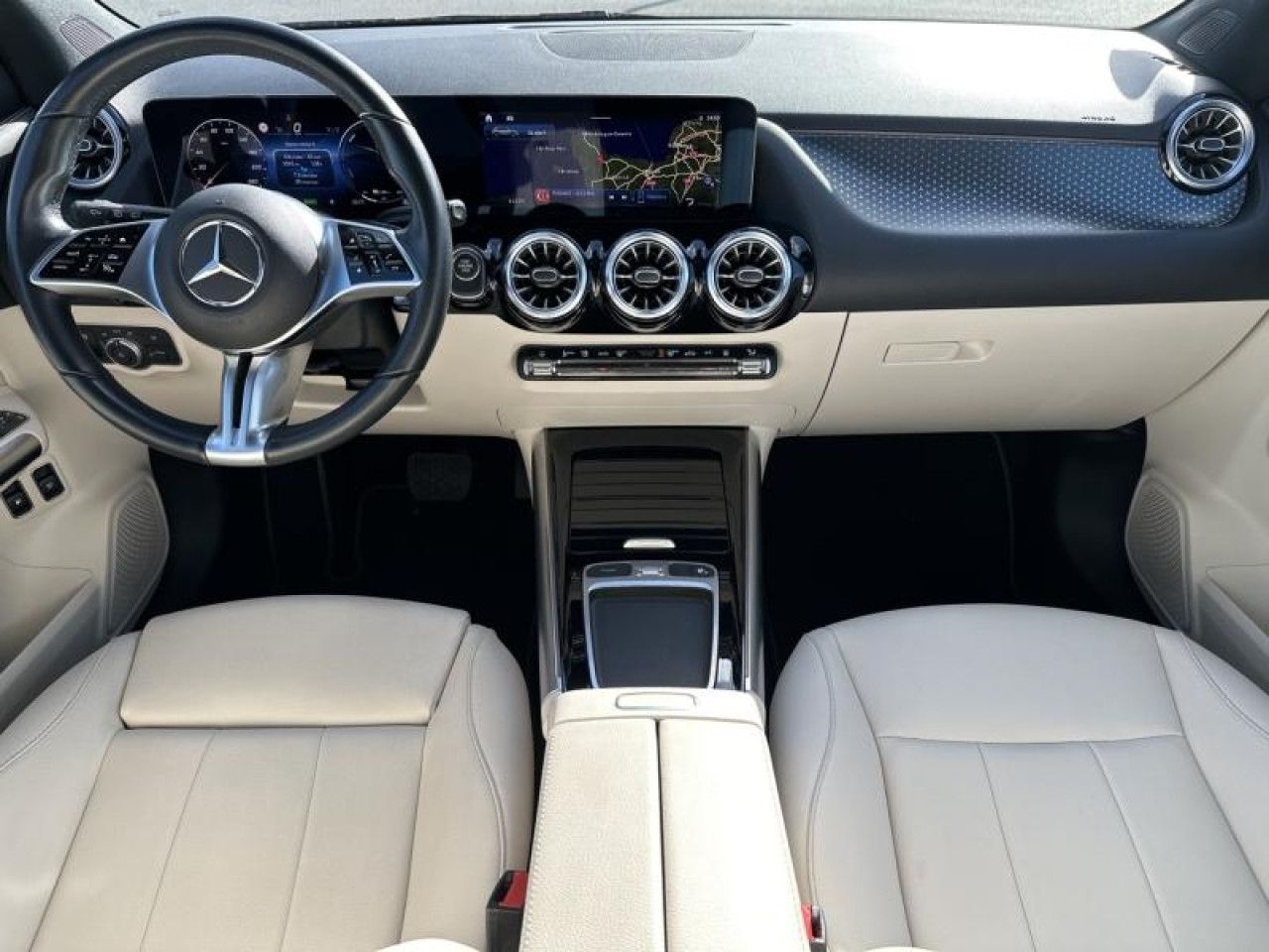 Photo du v&eacute;hicule 10 / 18