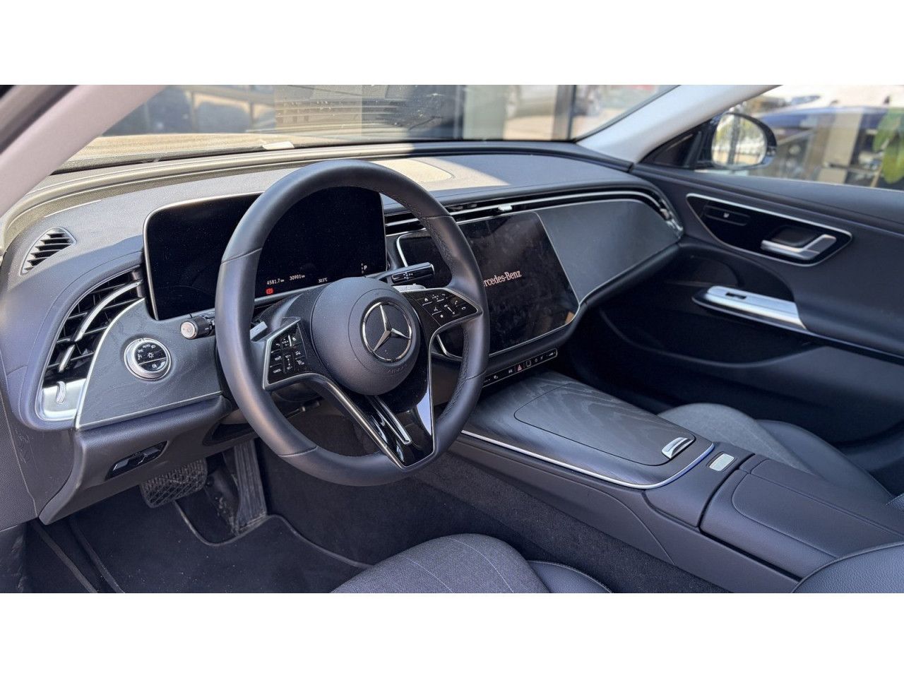 Mercedes-Benz E-Klasse – Bild 15
