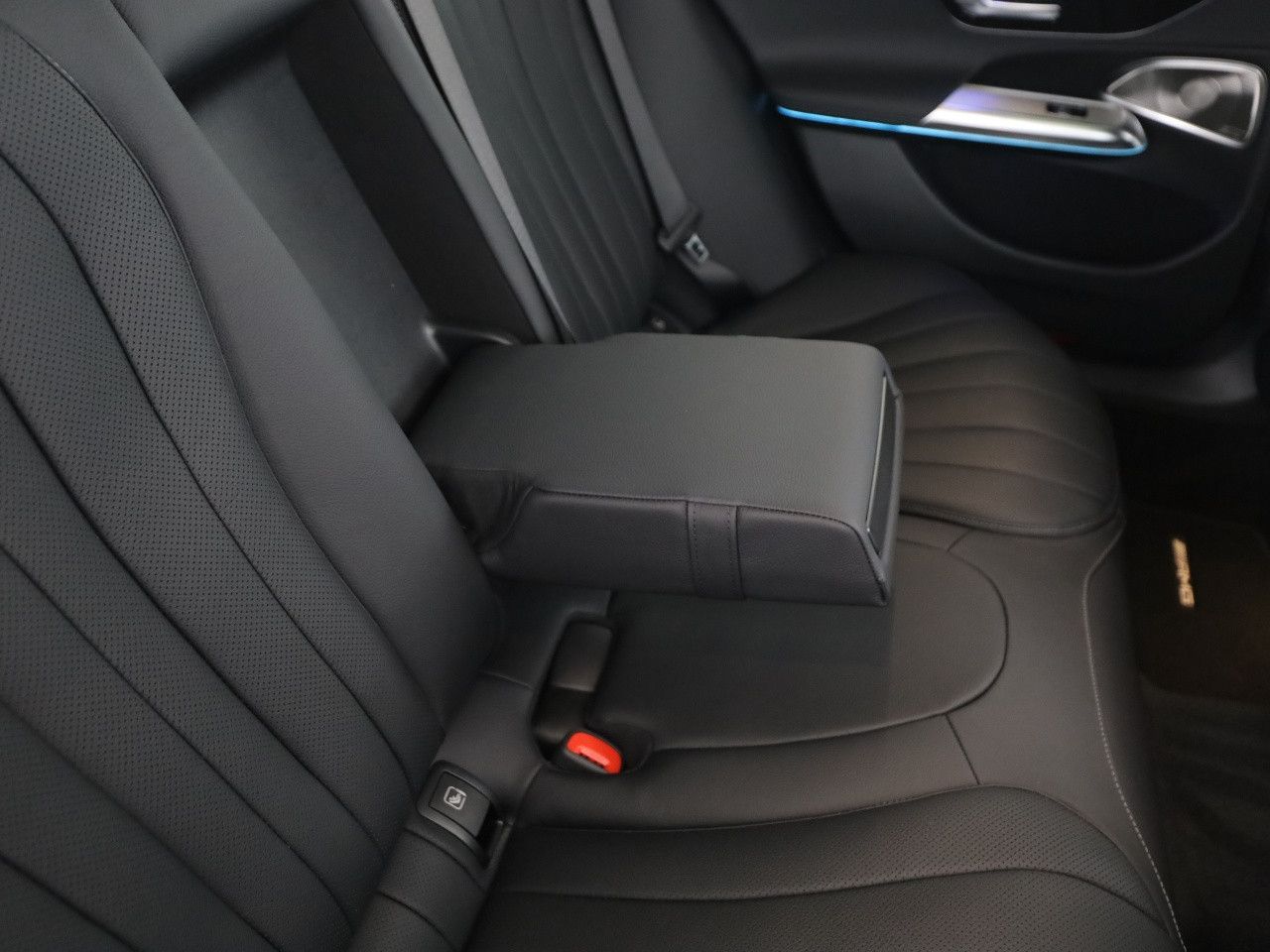 Mercedes-Benz E-Klasse – Bild 23