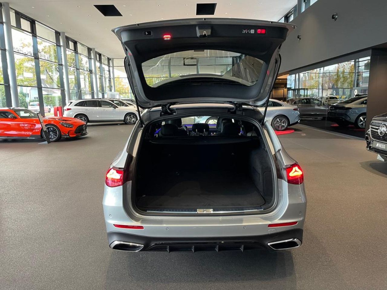 Mercedes-Benz E-Klasse – Bild 18