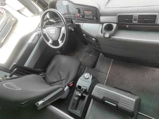 Vehicle image 7 / 14