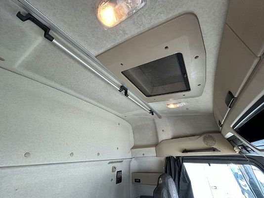 Vehicle image 5 / 15
