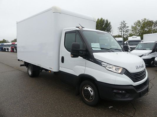 Vehicle image 1 / 6