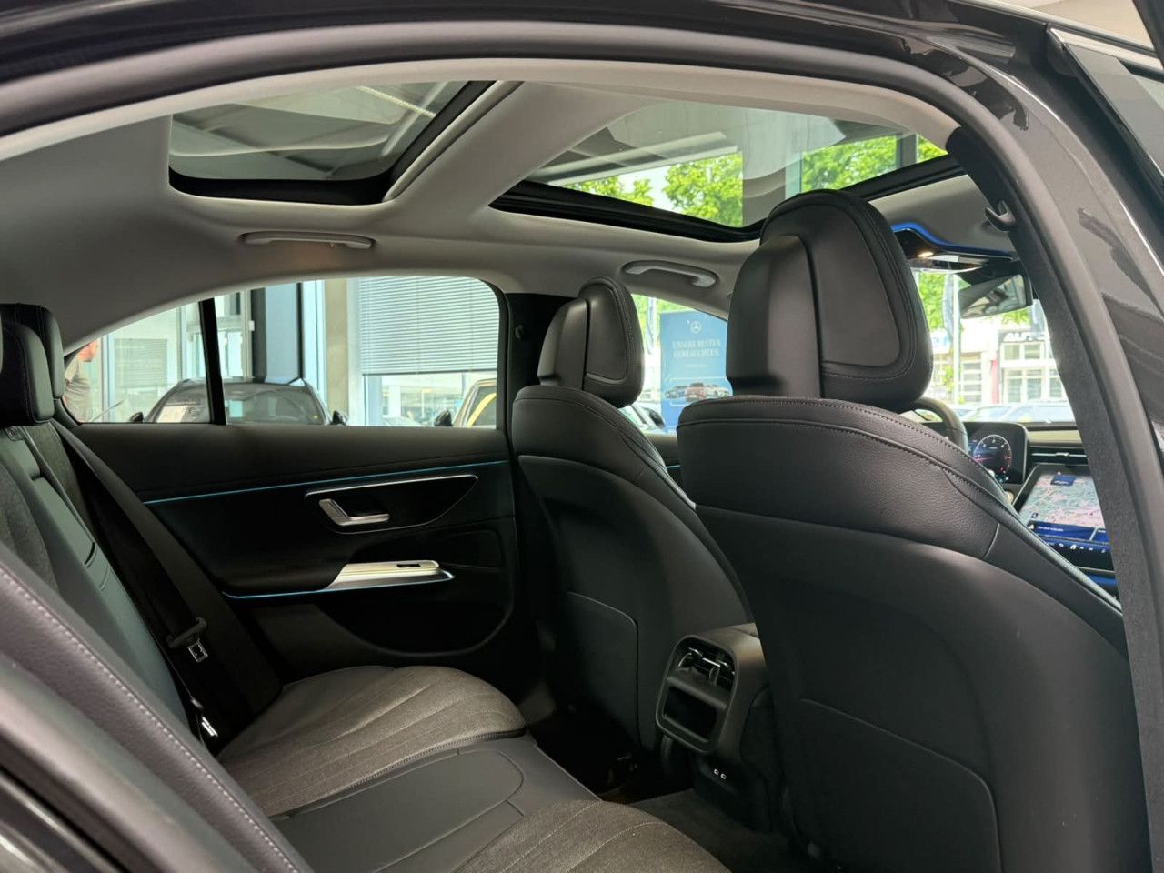 Mercedes-Benz E-Klasse – Bild 17