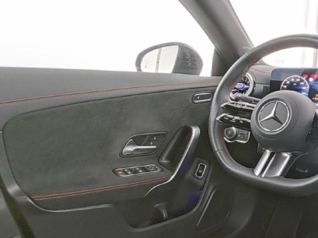 Mercedes-Benz CLA 220