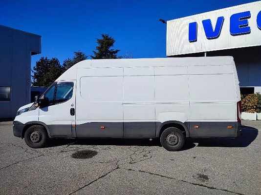 Vehicle image 2 / 11