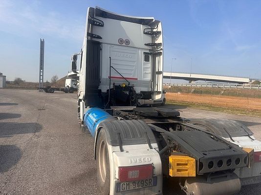 Vehicle image 5 / 20