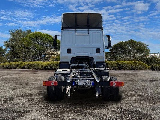 Vehicle image 7 / 14