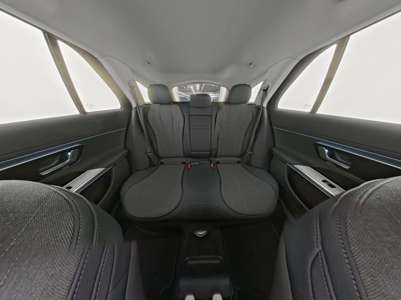 Mercedes-Benz E-Klasse – Bild 9