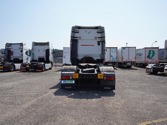 Vehicle image 4 / 14