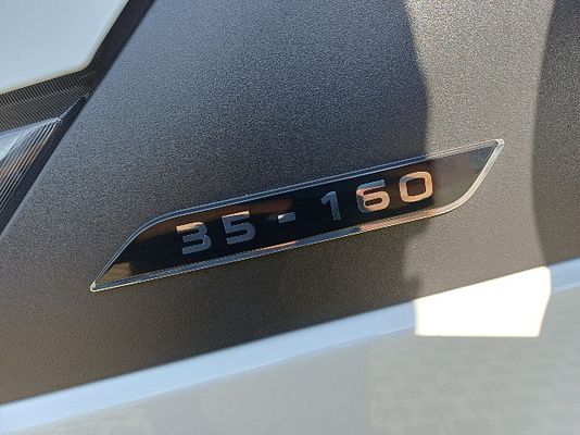 Vehicle image 12 / 12