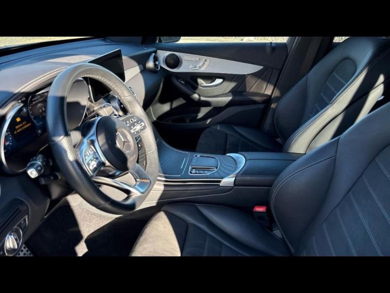 Photo du v&eacute;hicule 16 / 18