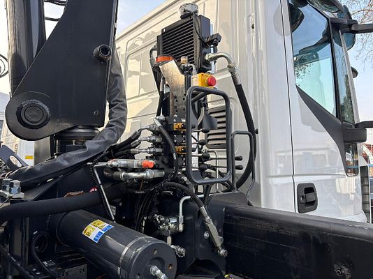 Vehicle image 5 / 15