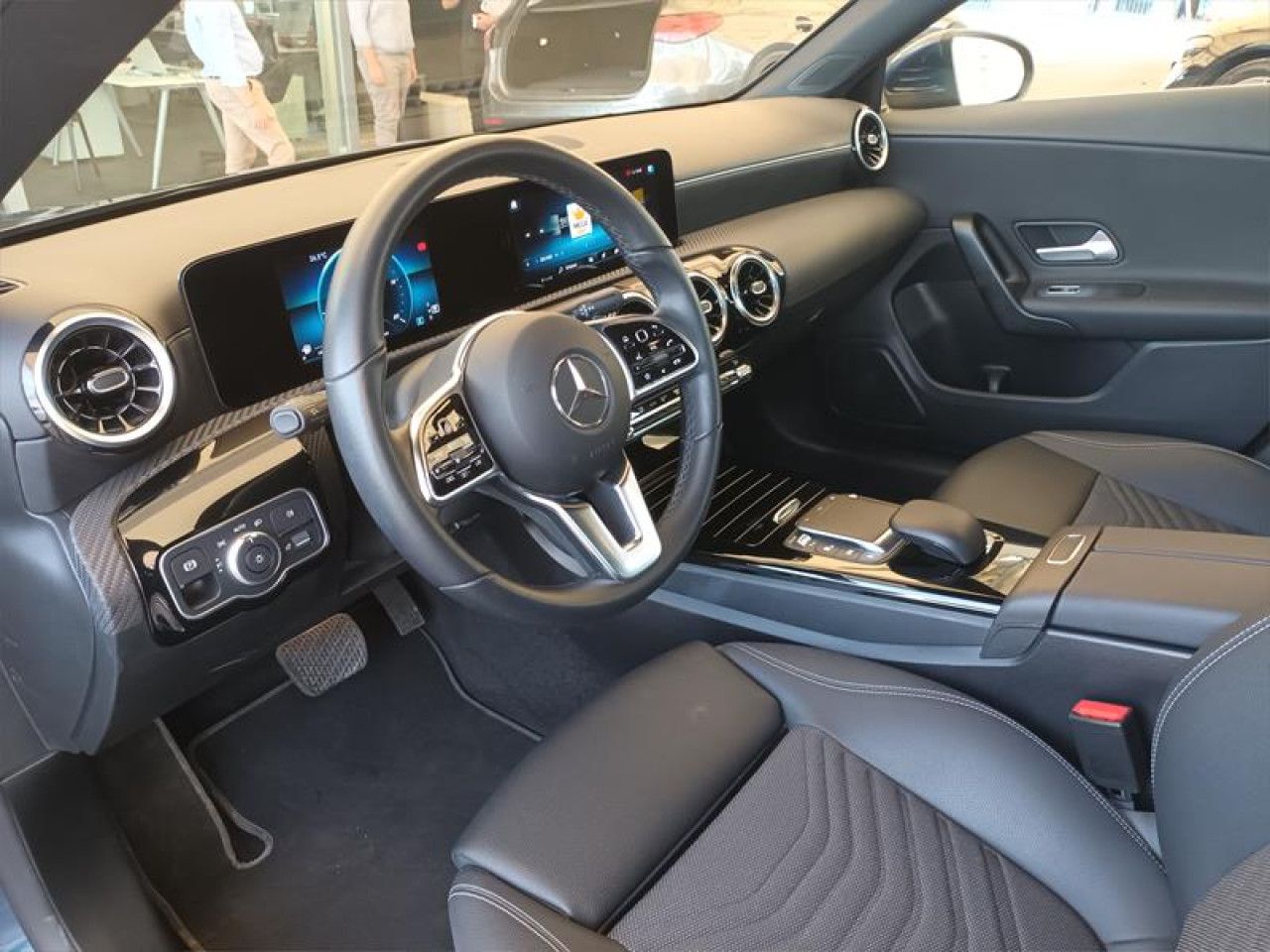 Imagem do ve&iacute;culo 8 / 10