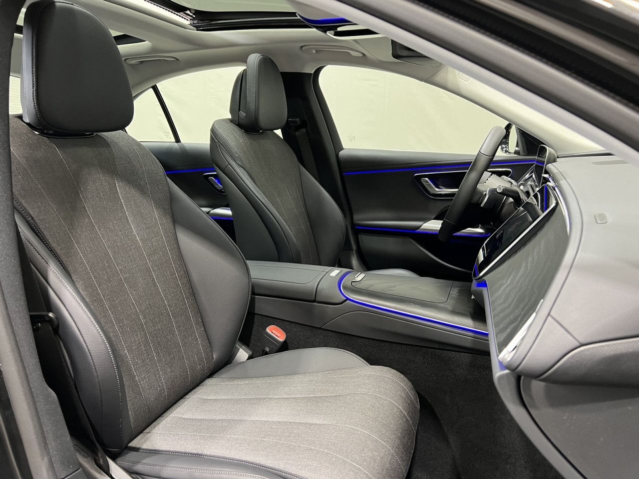 Mercedes-Benz E-Klasse – Bild 8