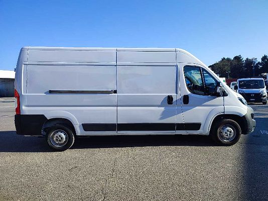 Vehicle image 4 / 11