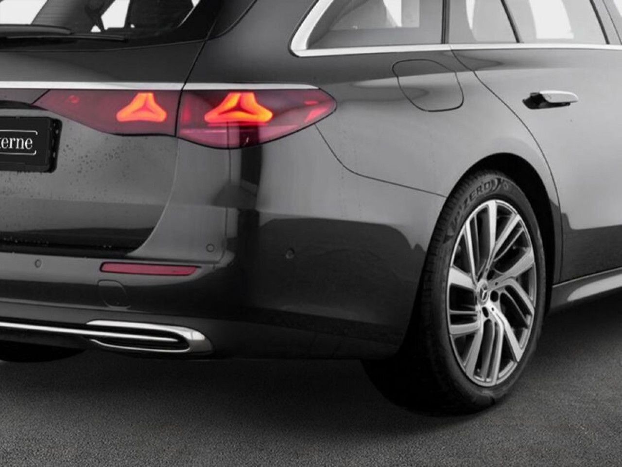 Mercedes-Benz E-Klasse – Bild 10