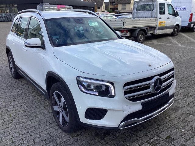 Mercedes-Benz GLB 220