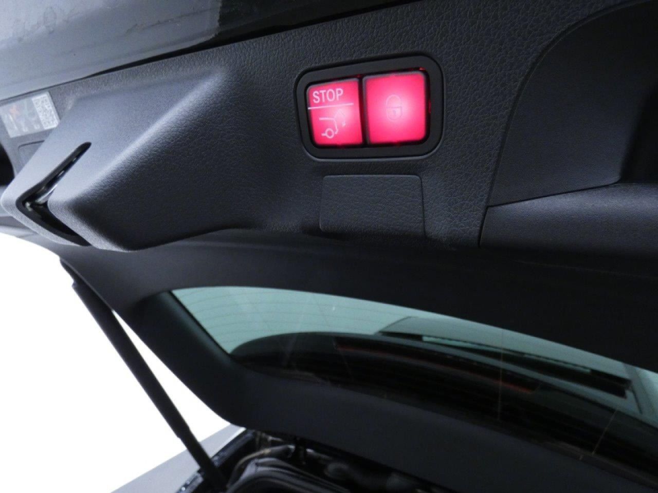 Photo du v&eacute;hicule 16 / 18