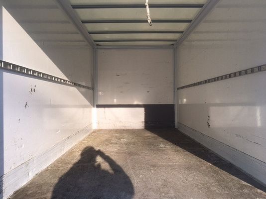 Vehicle image 8 / 10