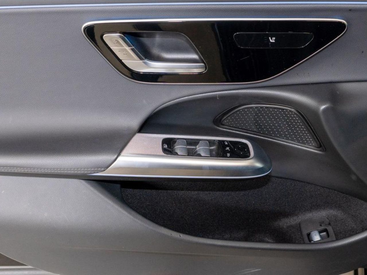 Mercedes-Benz E-Klasse – Bild 12