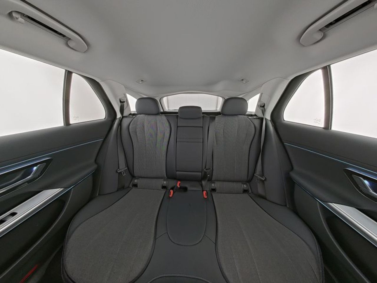 Mercedes-Benz E-Klasse – Bild 9