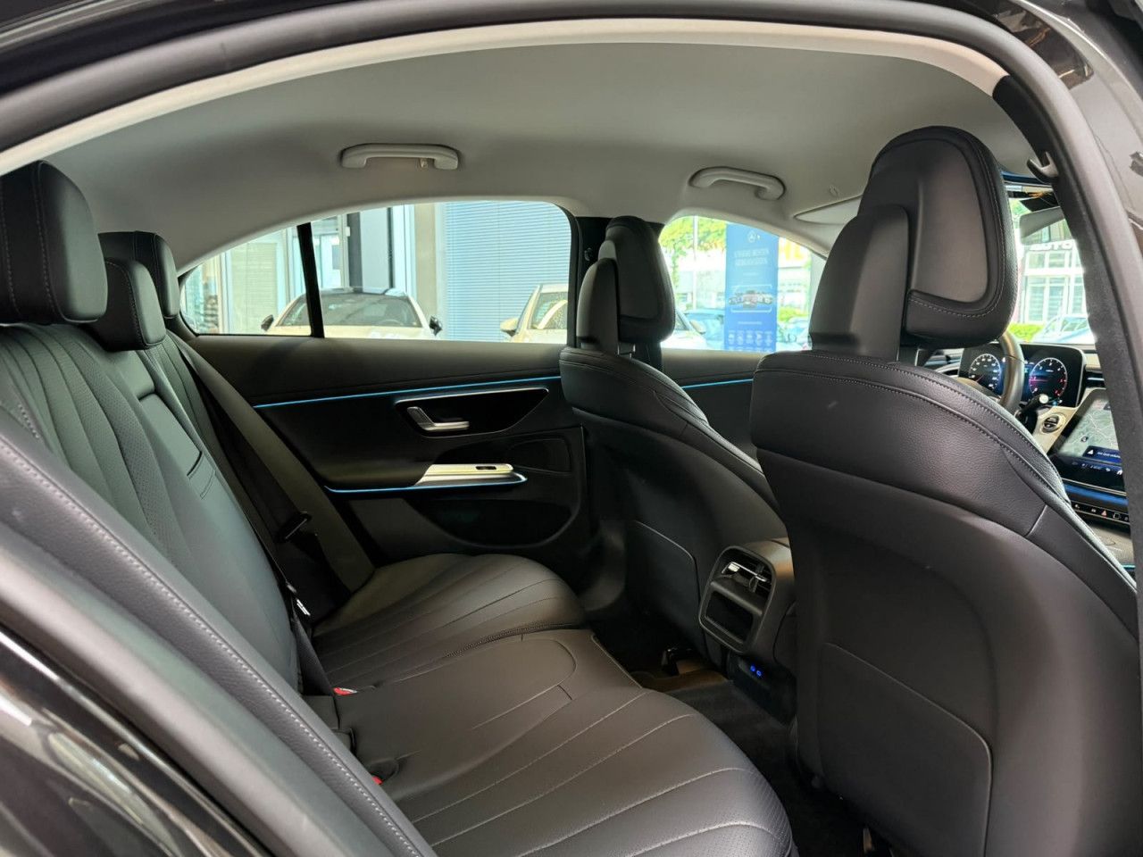 Mercedes-Benz E-Klasse – Bild 17