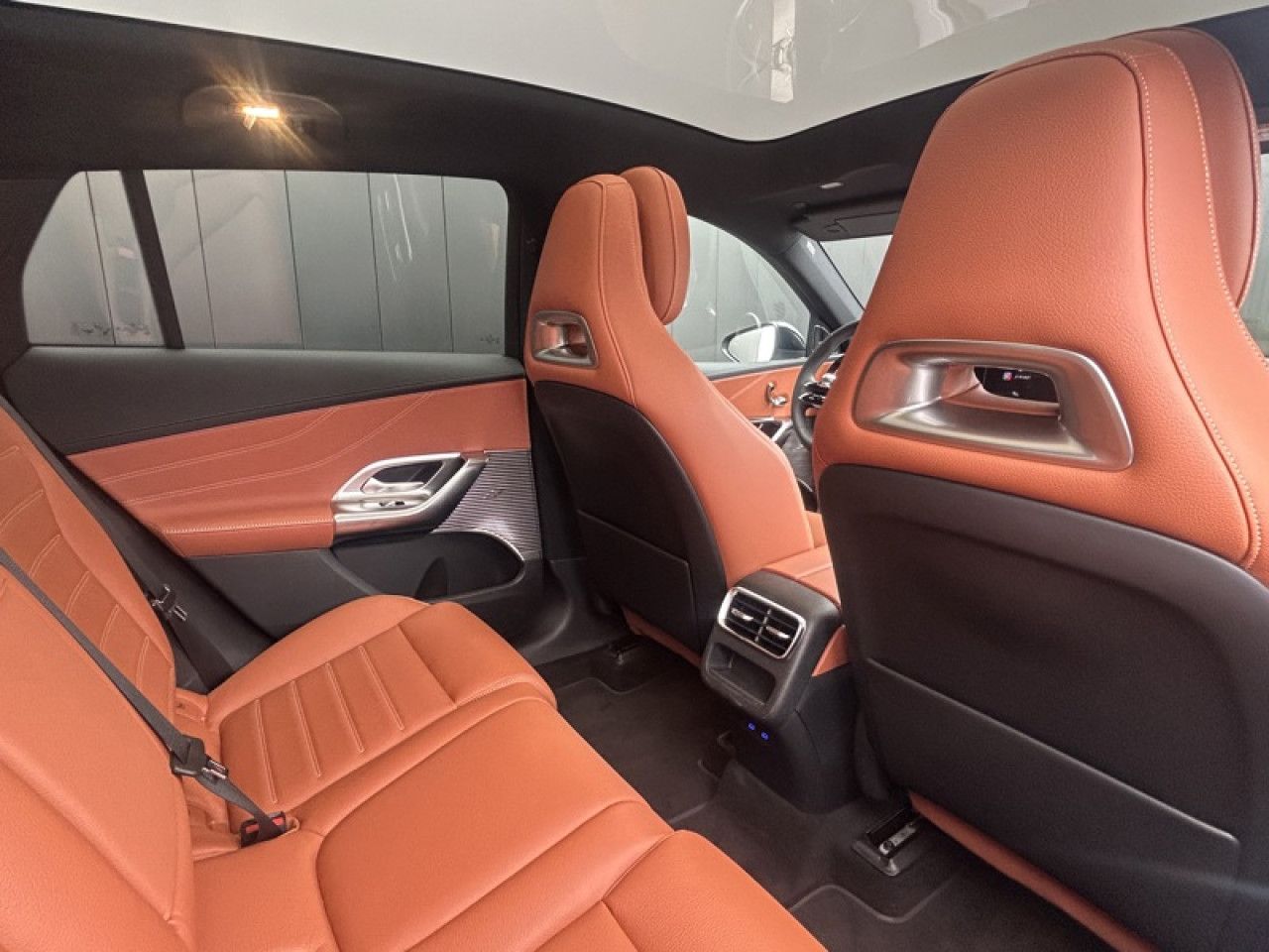 Photo du v&eacute;hicule 16 / 18