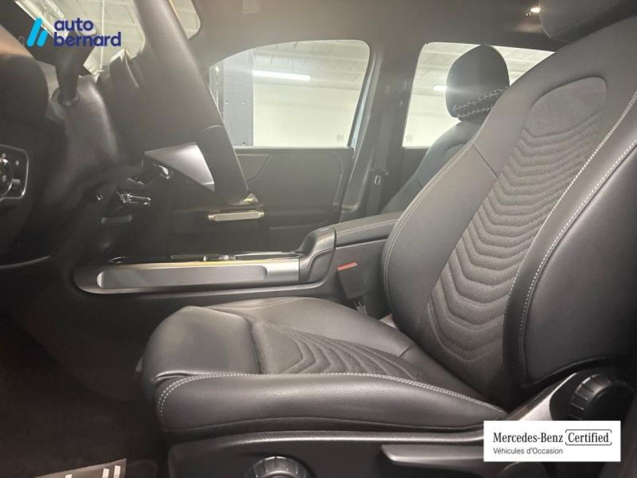 Photo du v&eacute;hicule 9 / 17