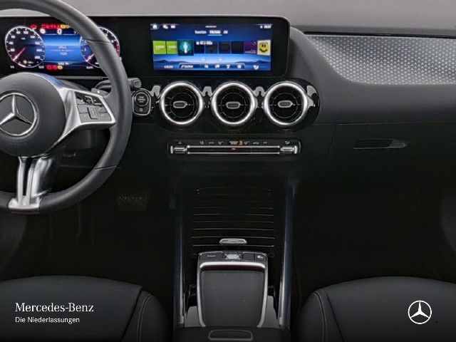 Mercedes-Benz GLA 220