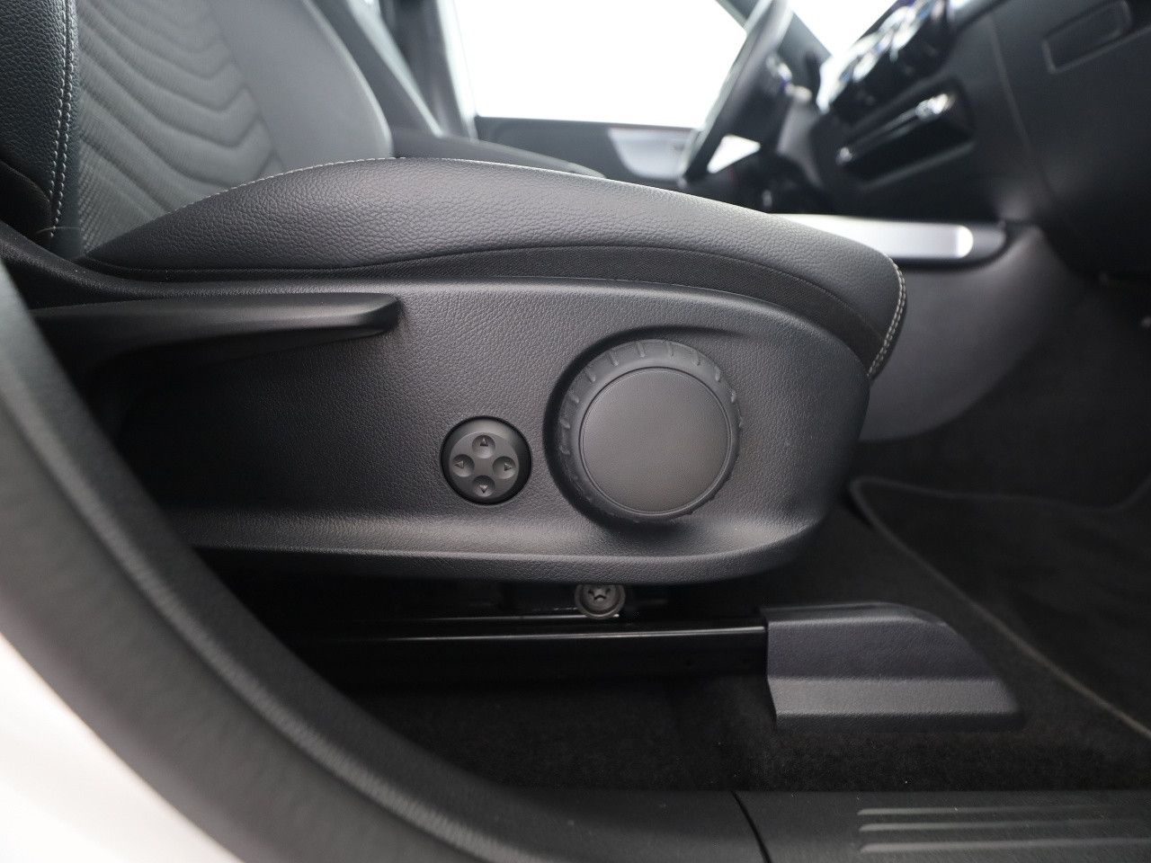 Mercedes-Benz EQB – Bild 17