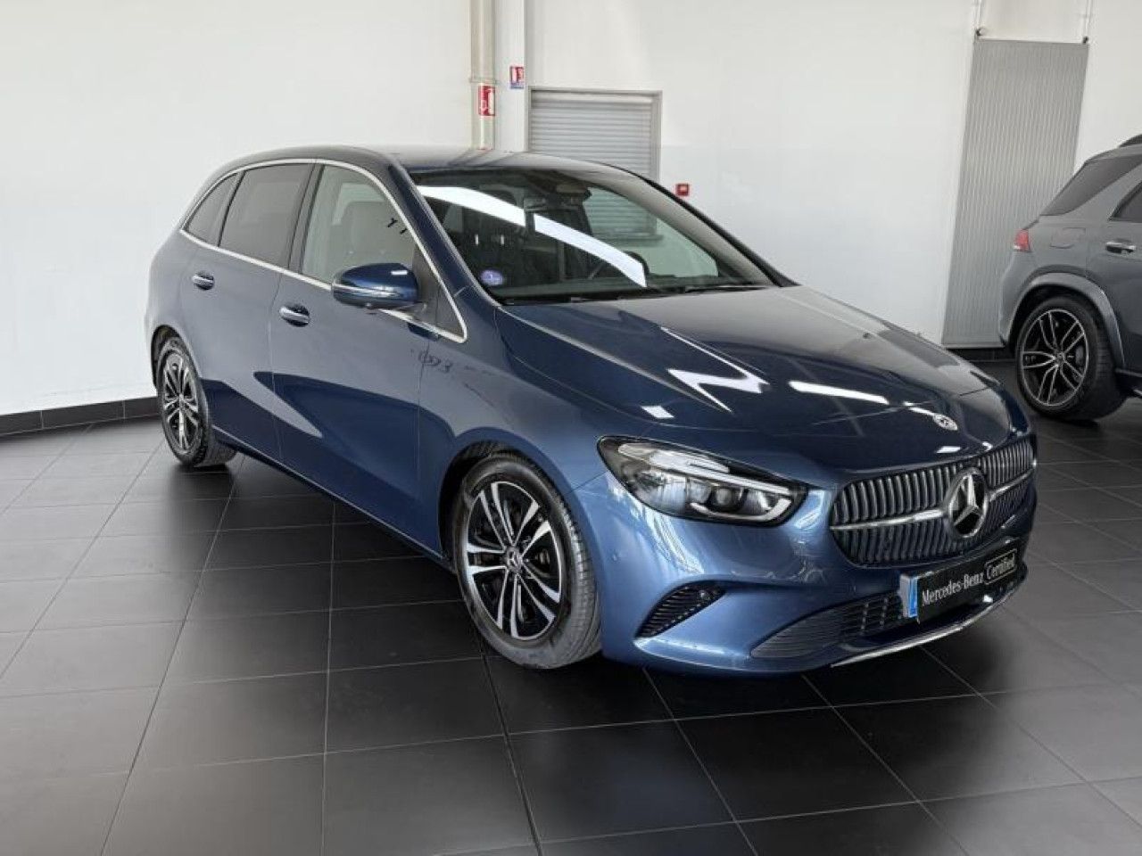 Photo du v&eacute;hicule 3 / 18