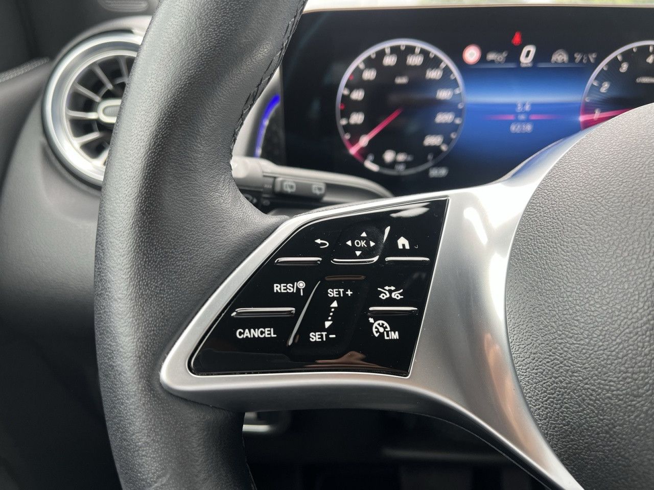 Mercedes-Benz GLB – Bild 16