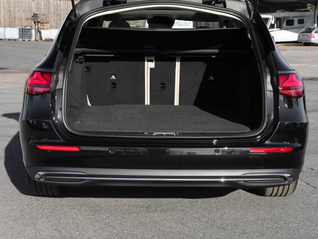 Mercedes-Benz E-Klasse – Bild 12