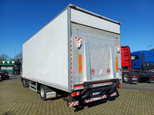 Vehicle image 4 / 13