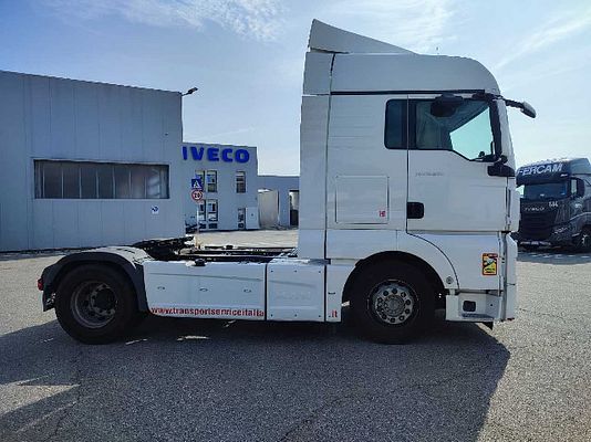 Vehicle image 4 / 10