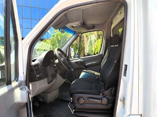 Vehicle image 6 / 11