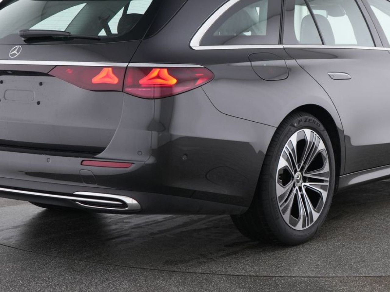 Mercedes-Benz E-Klasse – Bild 9