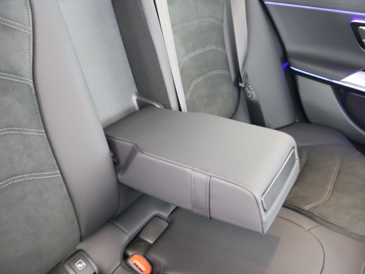 Mercedes-Benz E-Klasse – Bild 20